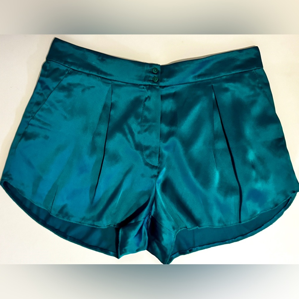 Genuine Silk Babaton Shorts Chic and Comfortable shorts
